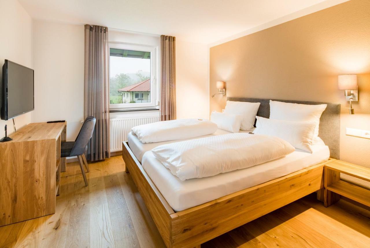 Hotel Hofgut Tiergarten Aulendorf Exterior photo